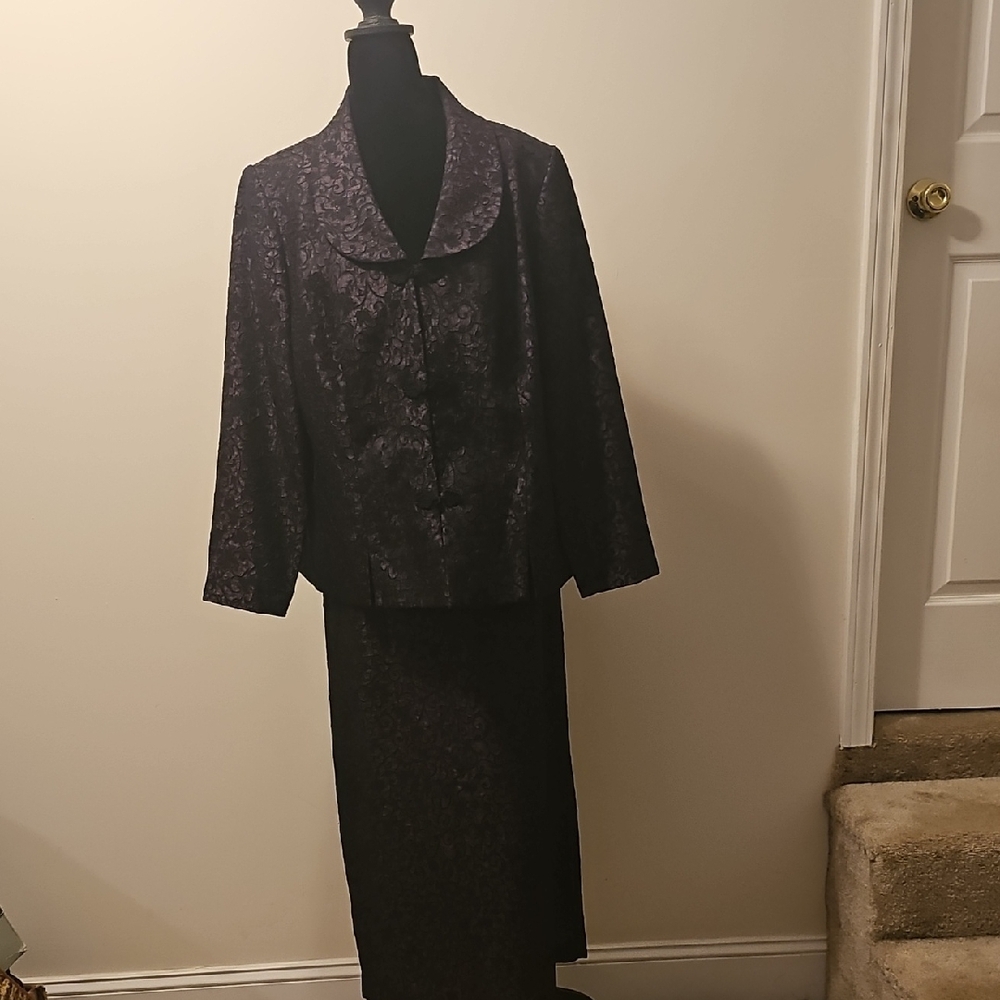 Jessica Howard Woman Purple And Black Jacquard Split Skirt Suit Formal